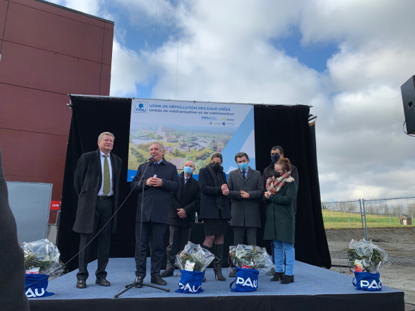 Pose de la première pierre de l’usine de dépollution des eaux usées de Lescar 