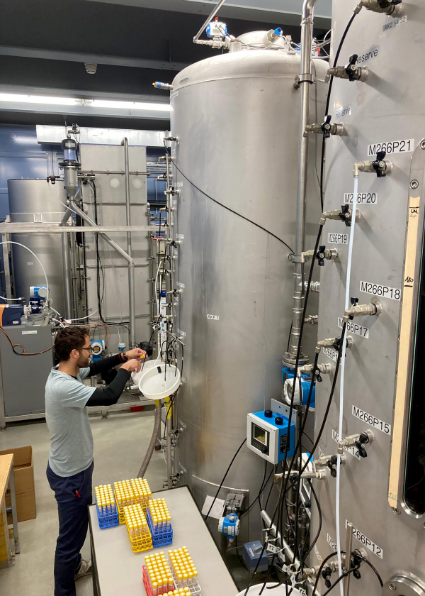 Eawag and the Water Department of the City of Zurich stress the importance of sand filtration to fix nanoplastics during drinking water treatment